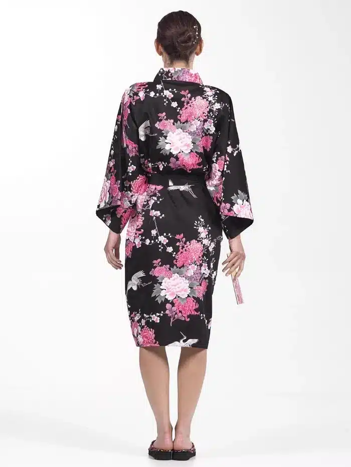 Kimono japonais court Femme Noir Grue Fleurs dos
