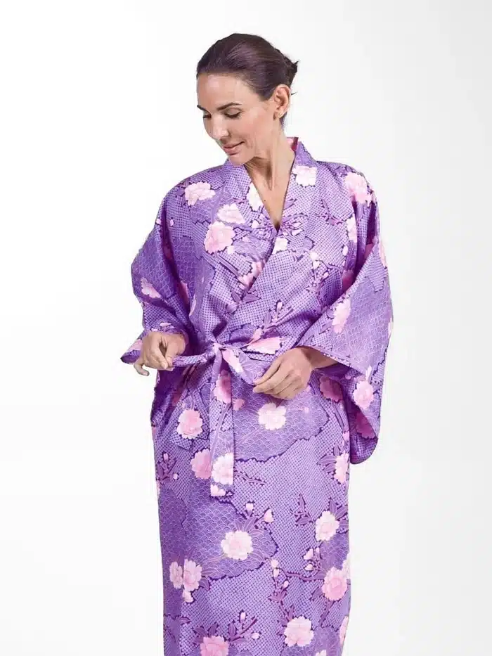 kimono yukata japonais femme long violet focus